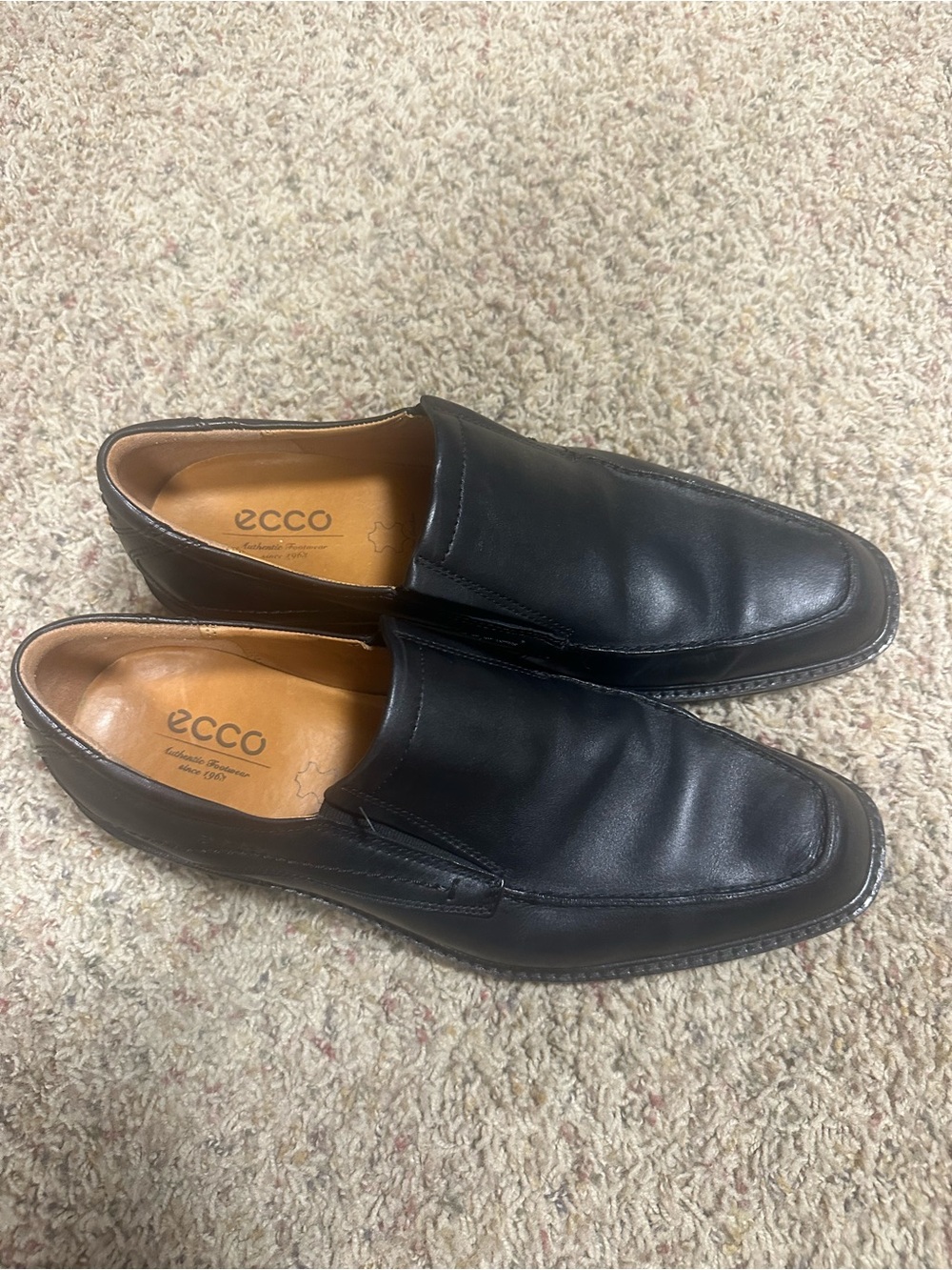 Ecco Black Slip-On Leather Loafers